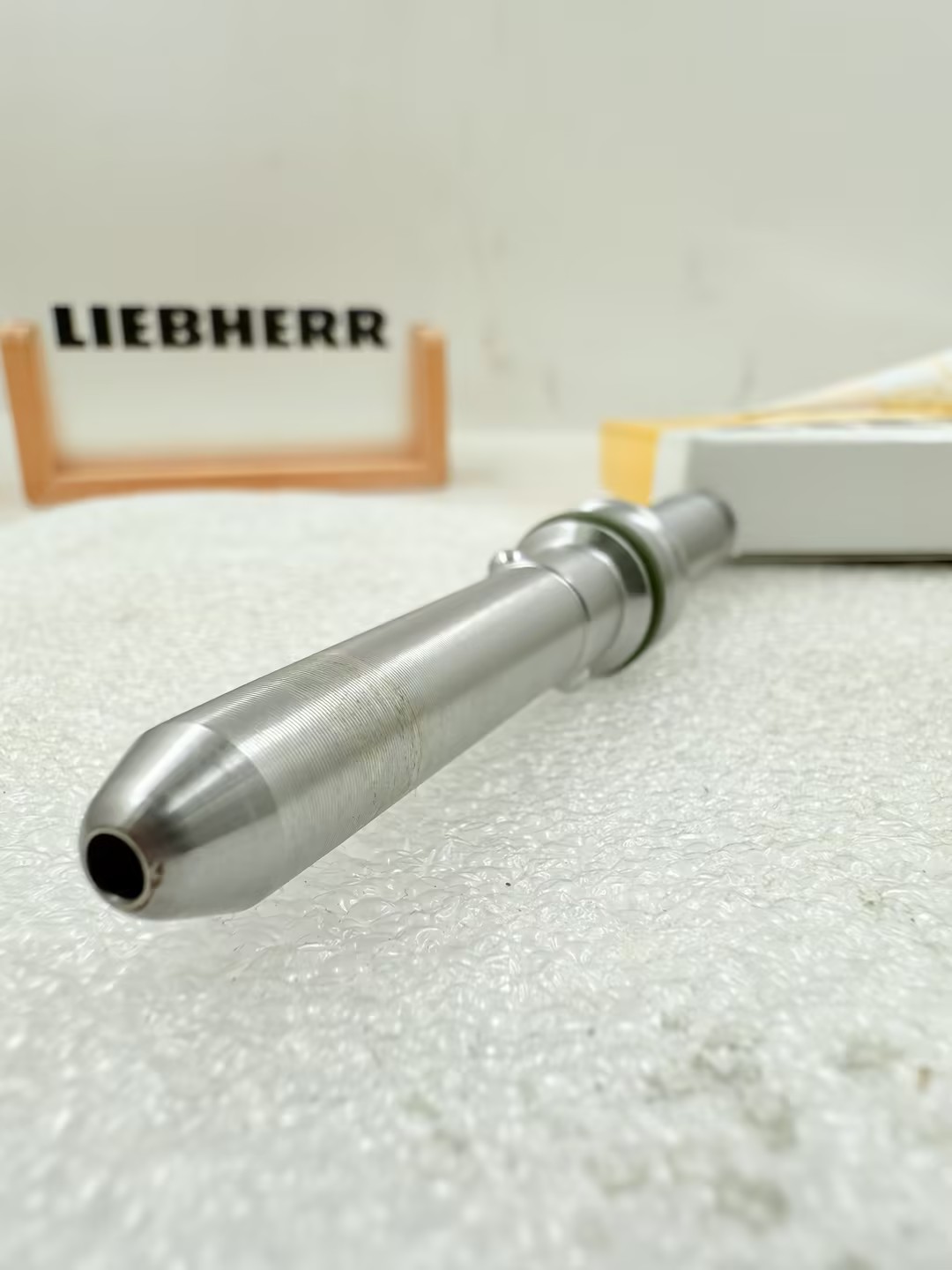 Шатун высокого давления Liebherr 11100387 для D834 A7 D0834 LE124