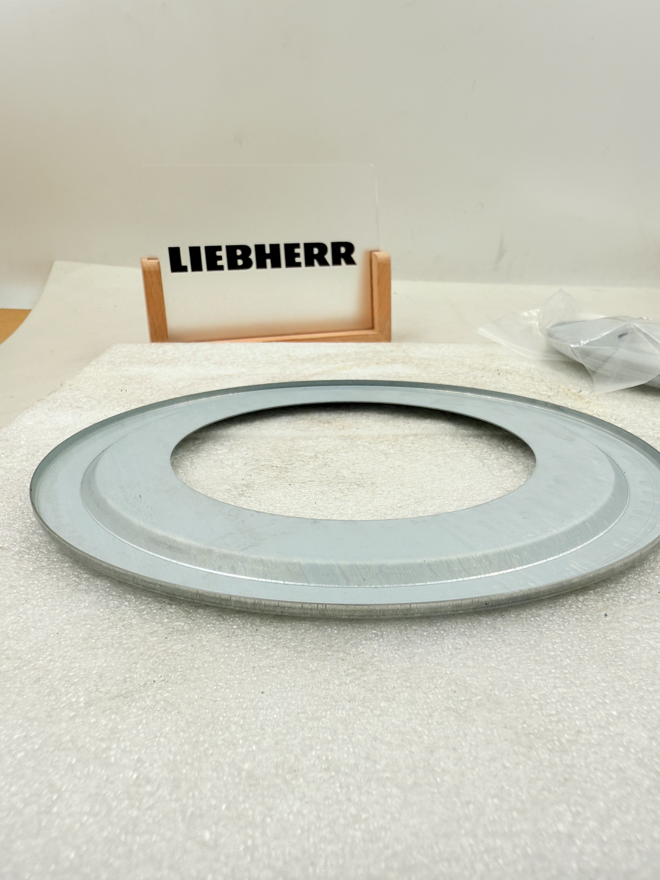 Liebherr 12267006 Кольцо крышки подшипника для R920S R922LC R924LC