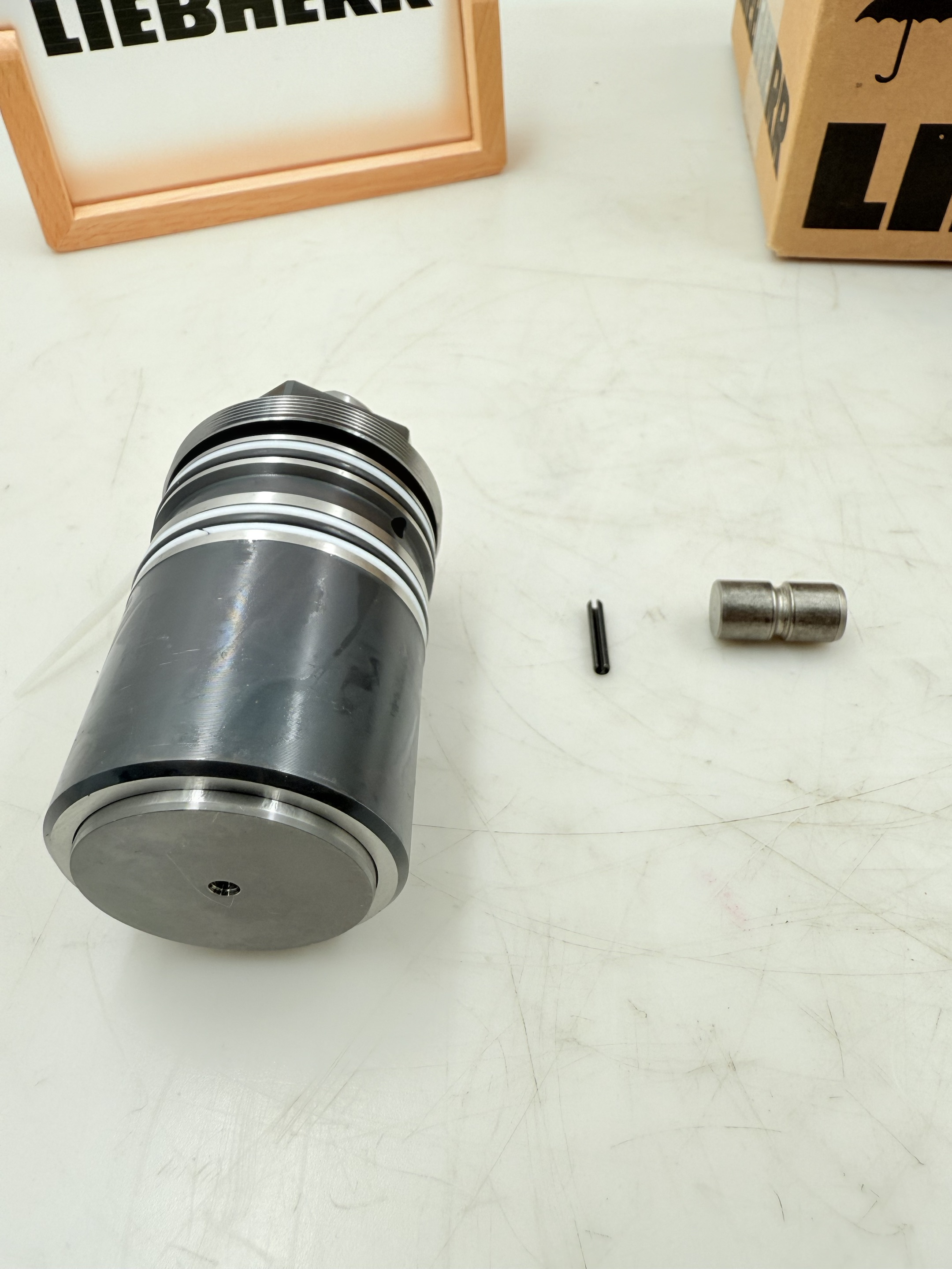 Регулятор Liebherr 10143050 для экскаватора Liebherr