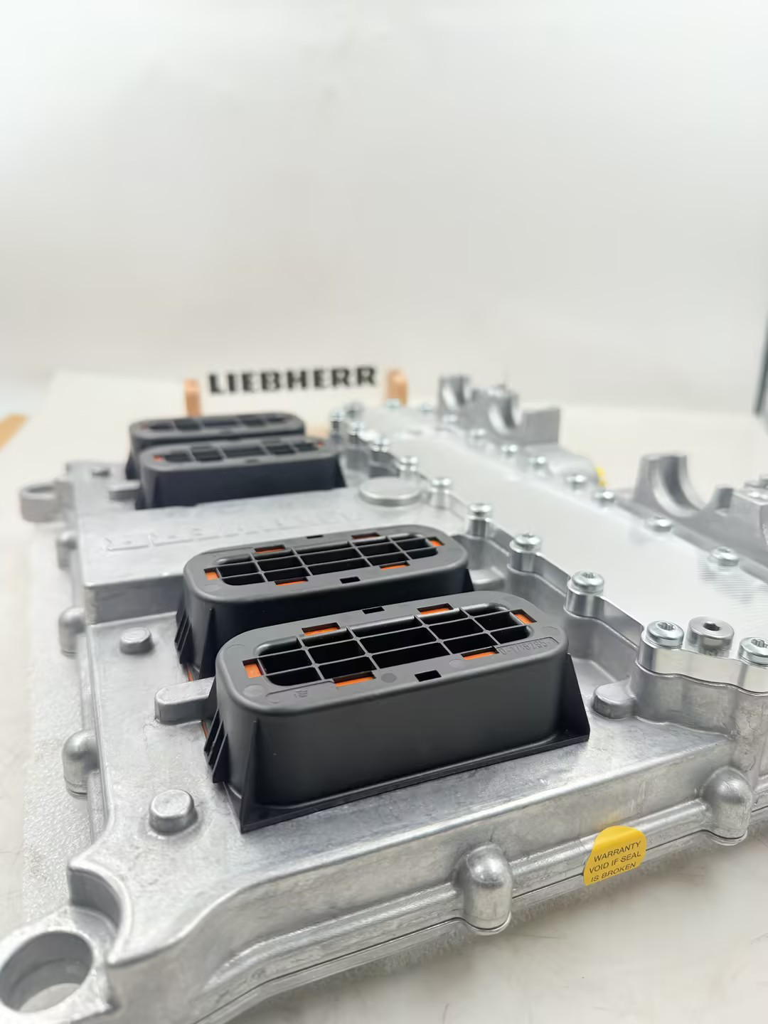 Устройство управления двигателем Liebherr 10883842 для D936 D946 D9508 D9512 A7