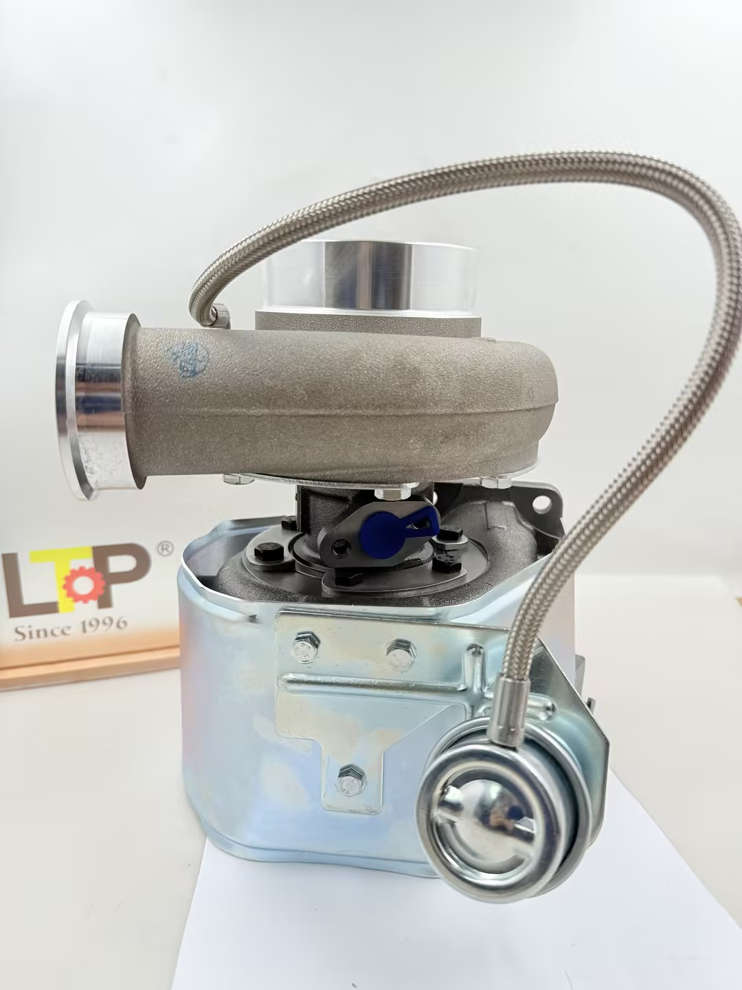 Турбокомпрессор выхлопных газов марки LTP 10220747A