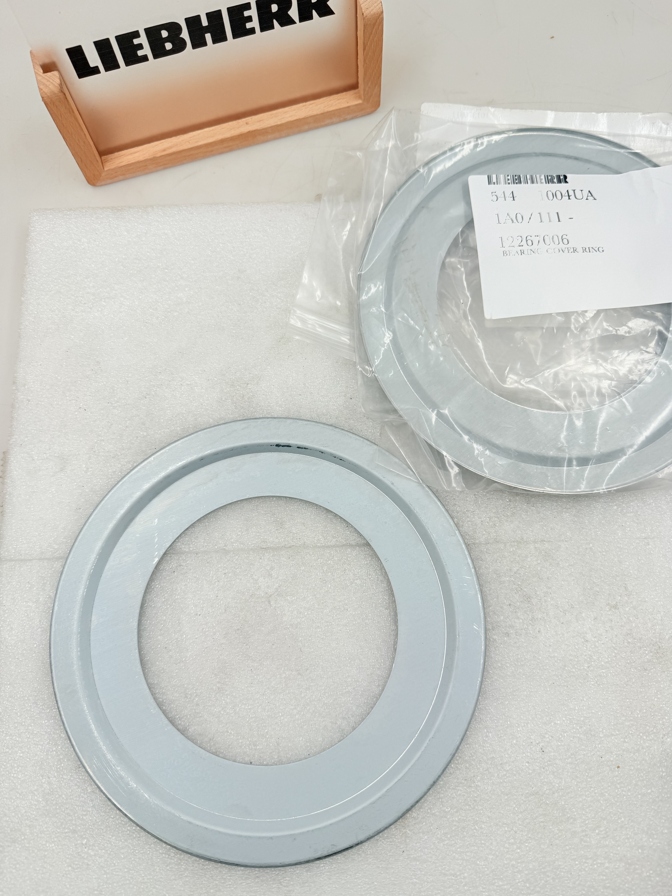 Liebherr 12267006 Кольцо крышки подшипника для R920S R922LC R924LC