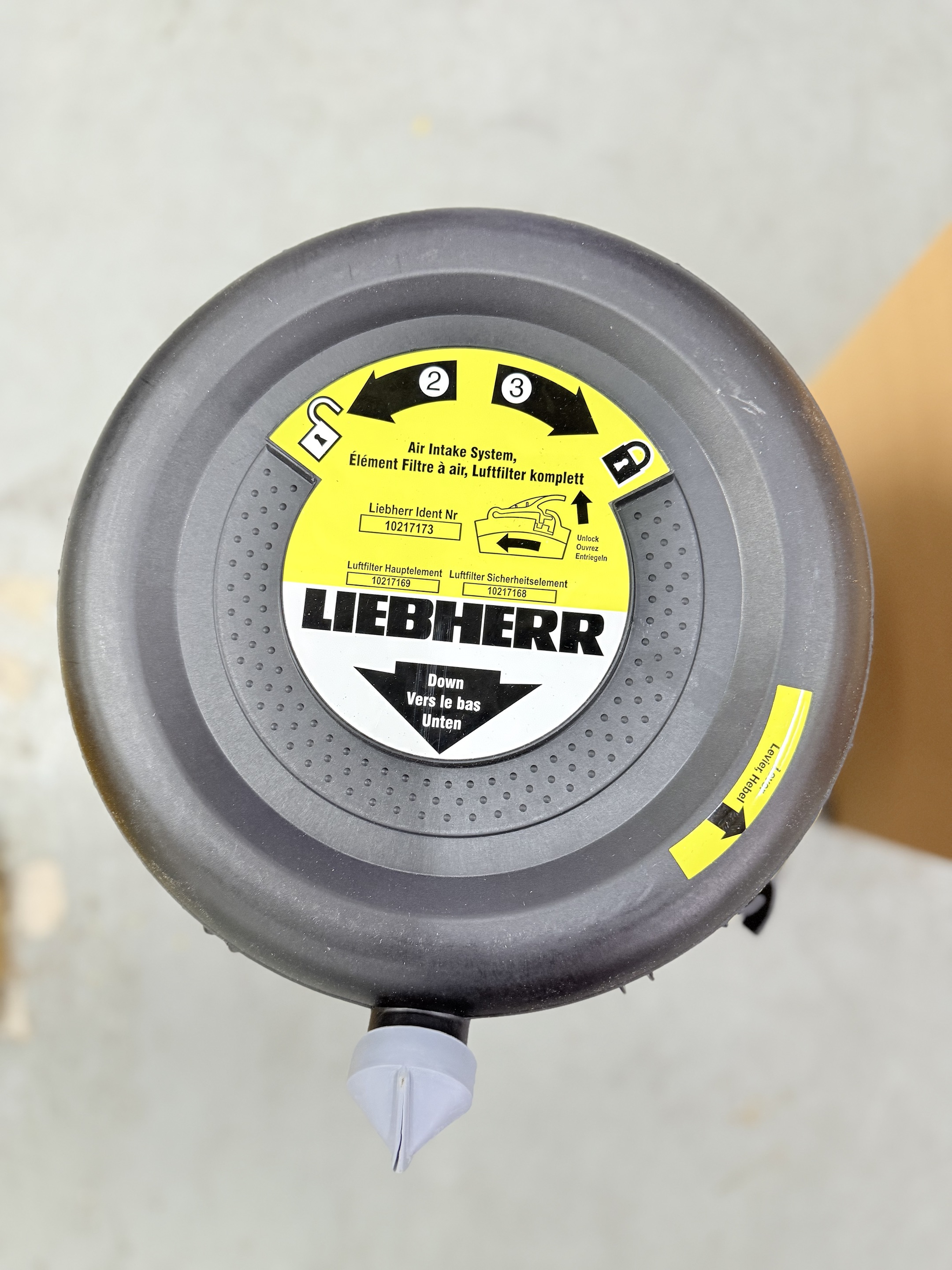 Воздушный фильтр Liebherr 10217173 для R944C-R998