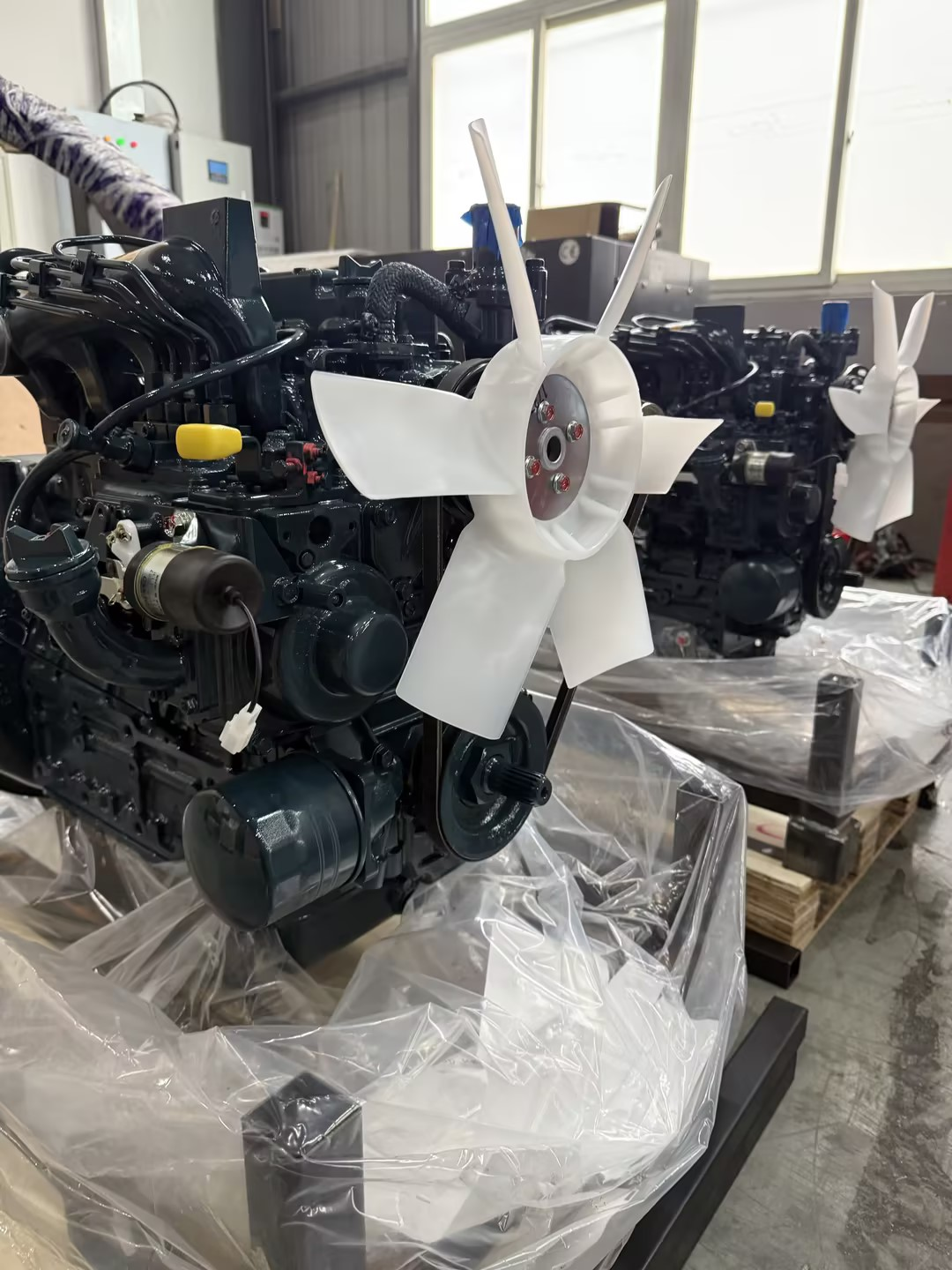 Двигатель Kubota V2203 1G985-12000 V2203-E2GB-CHN-1