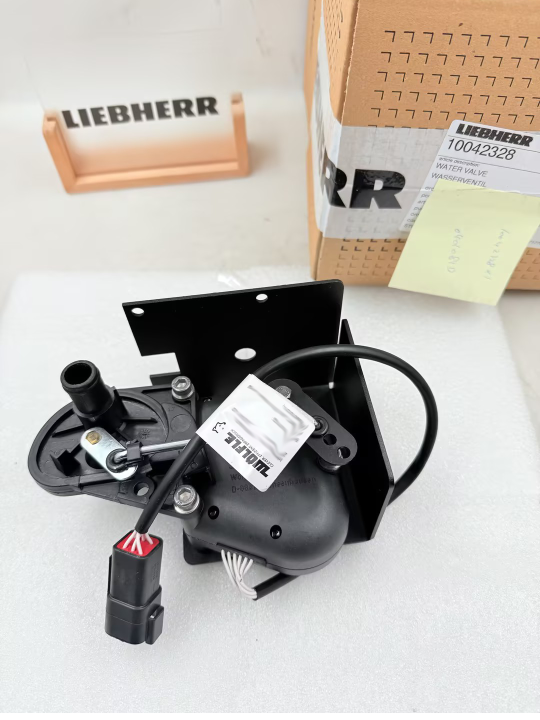 Водяной клапан Liebherr 10042328 для PR724-PR764