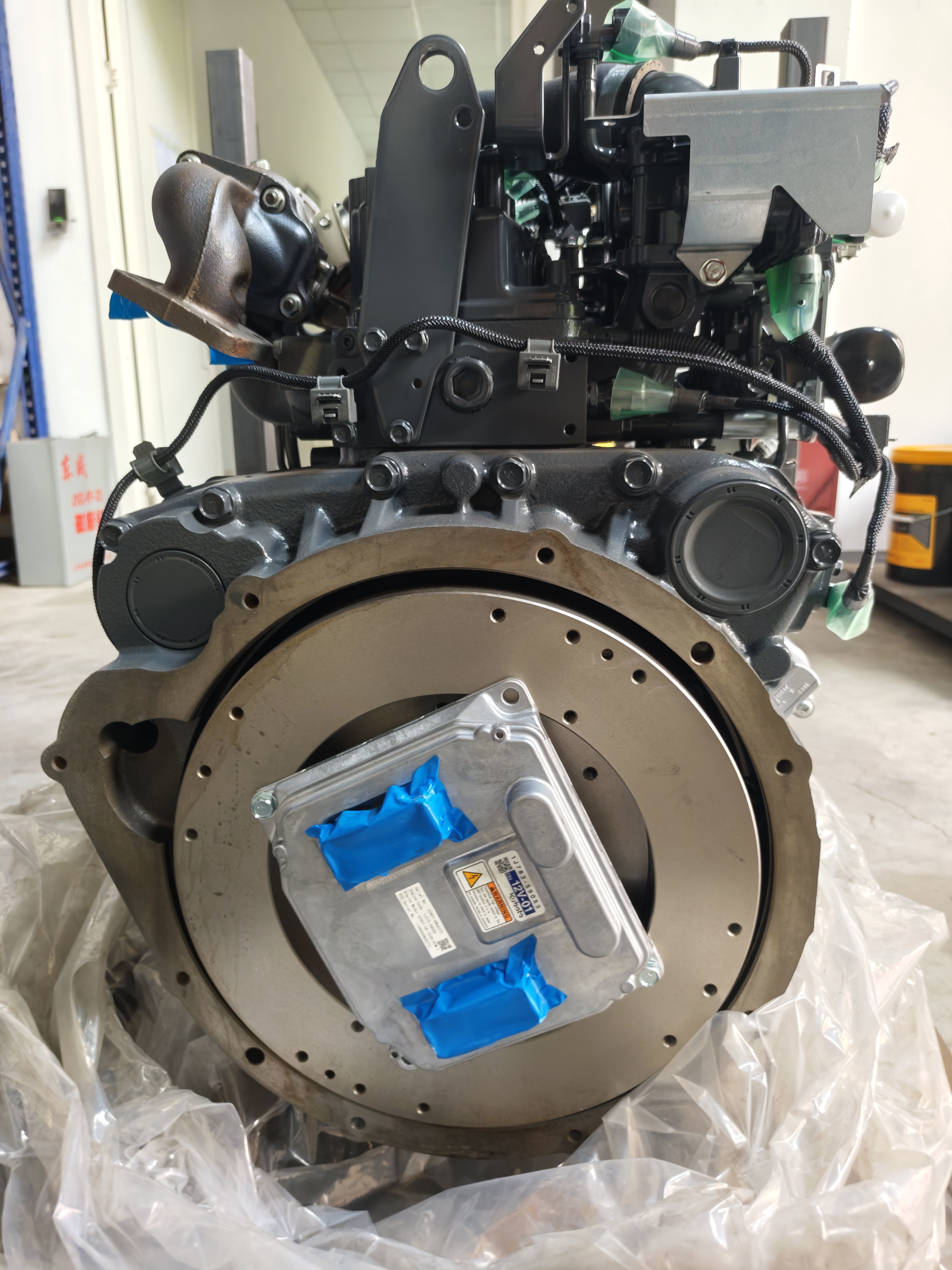 Дизельный двигатель Kubota 1J375-56000 V2607-CR-TE5B-HYM-1